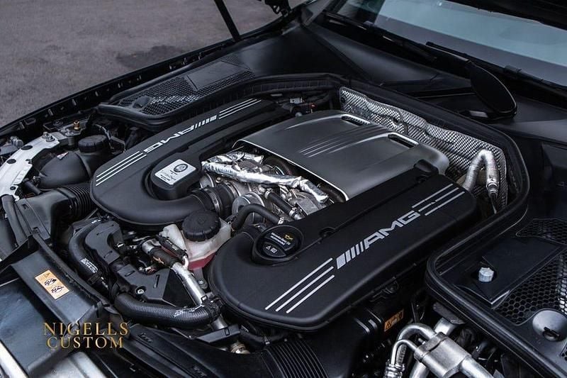 Begagnad Mercedes C63 AMG AMG 476 HK (350 kW) 2021 Svart Sportkupé