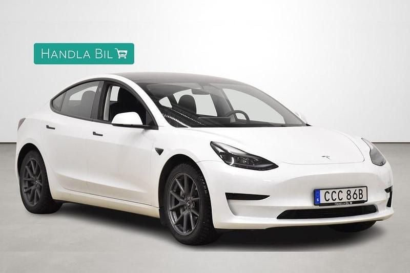 Begagnad Tesla Model 3 Standard Range 235 kW (320 HK) 2023 Vit Sedan