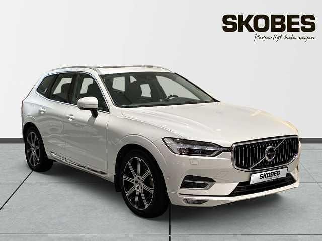 Vit Begagnad 2018 Volvo XC60 SUV | 379 600 kr (Marknadspris) - Bild 1/3
