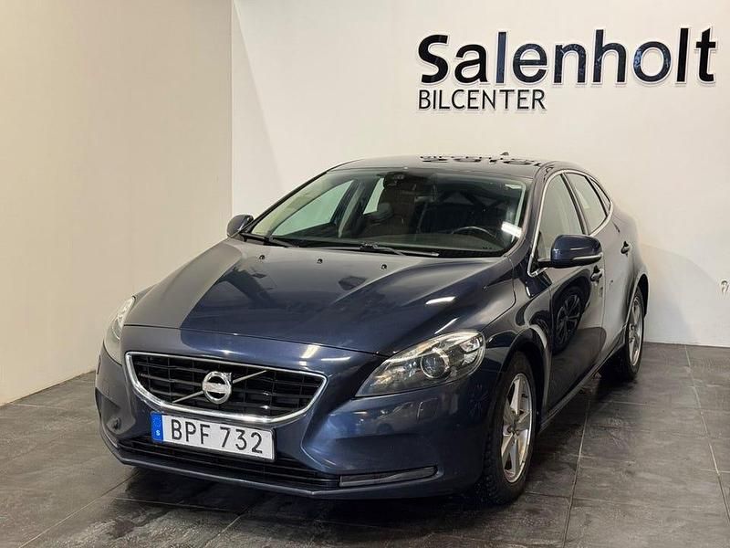 Begagnad Volvo V40 116 HK (85 kW) 2014 Blå Halvkombi