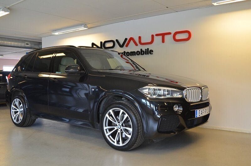 Safirsvart metallic Begagnad 2014 BMW X5 M Sport SUV | 339 000 kr (Lite dyr) - Bild 1/4