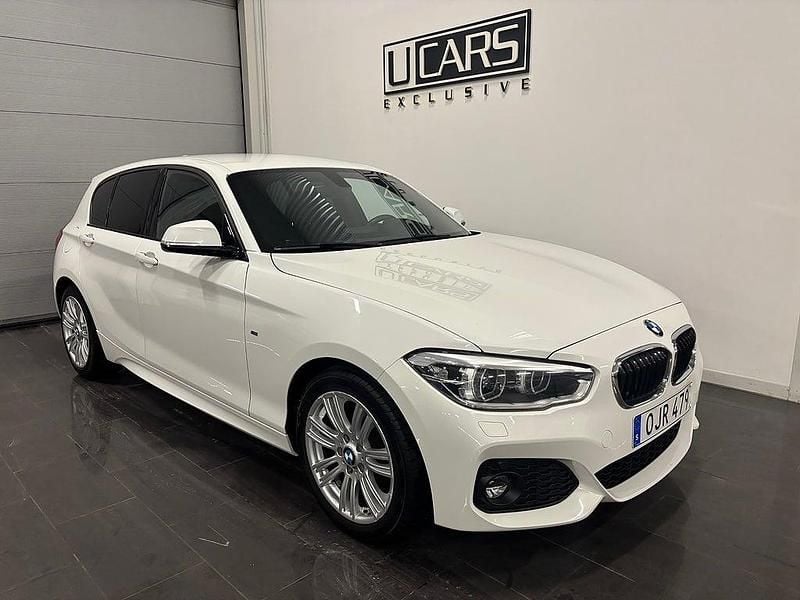 Vit Begagnad 2016 BMW 118 M Sport Halvkombi | 137 500 kr (Marknadspris) - Bild 1/4