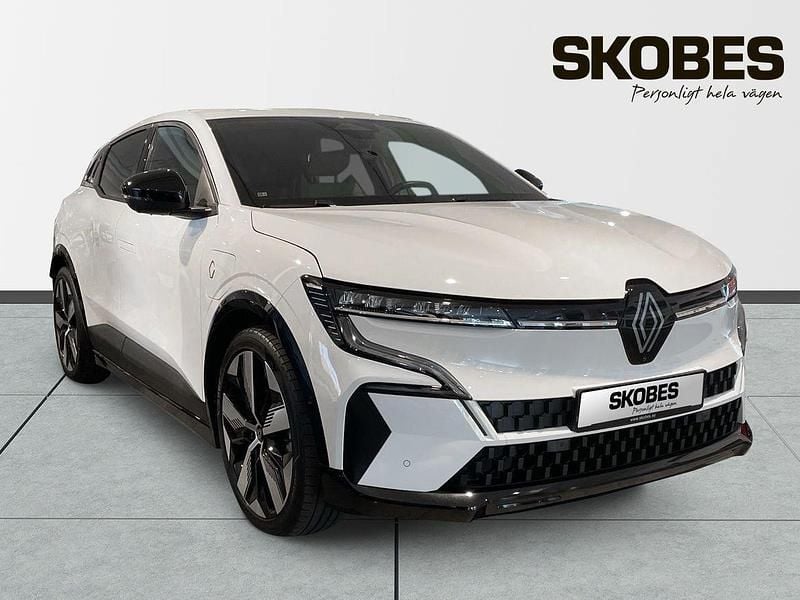 Vit Begagnad 2023 Renault Mégane Techno Halvkombi | 349 000 kr (Lite dyr) - Bild 1/3
