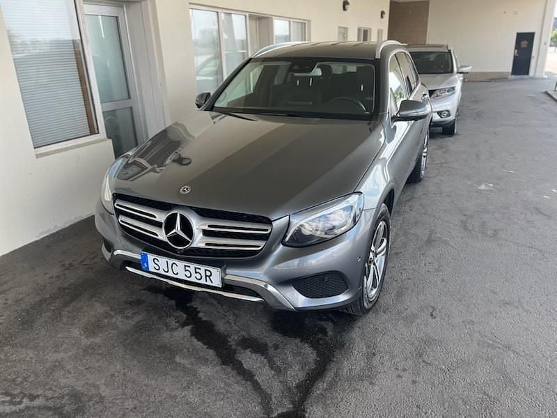 Grå Begagnad 2019 Mercedes GLC250 SUV | 310 000 kr (Bra pris) - Bild 1/4