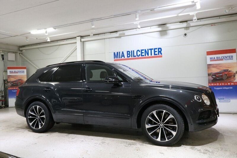 Begagnad Bentley Bentayga Mulliner 436 HK (320 kW) 2017 Grå SUV