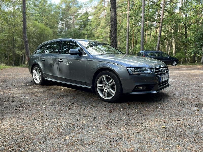 Grå Begagnad 2013 Audi A4 S-Line Kombi | 105 000 kr (Marknadspris) - Bild 1/4