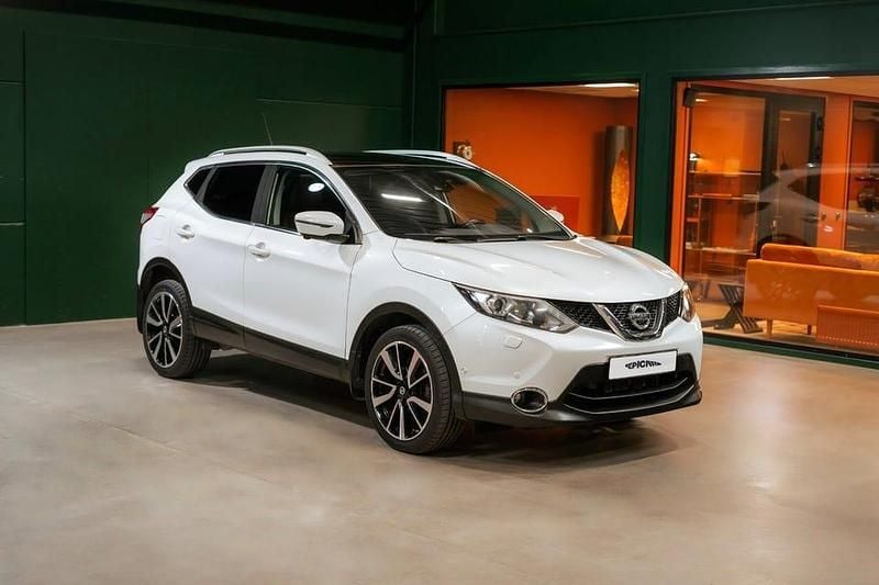 Vit Begagnad 2016 Nissan Qashqai 360º SUV | 159 900 kr (Marknadspris) - Bild 1/4