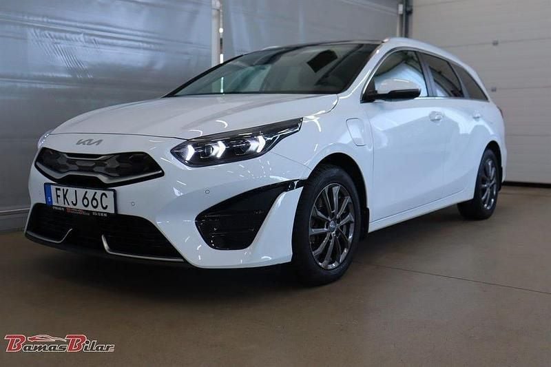 Begagnad Kia Ceed Sportswagon 142 HK (104 kW) 2022 Vit Kombi