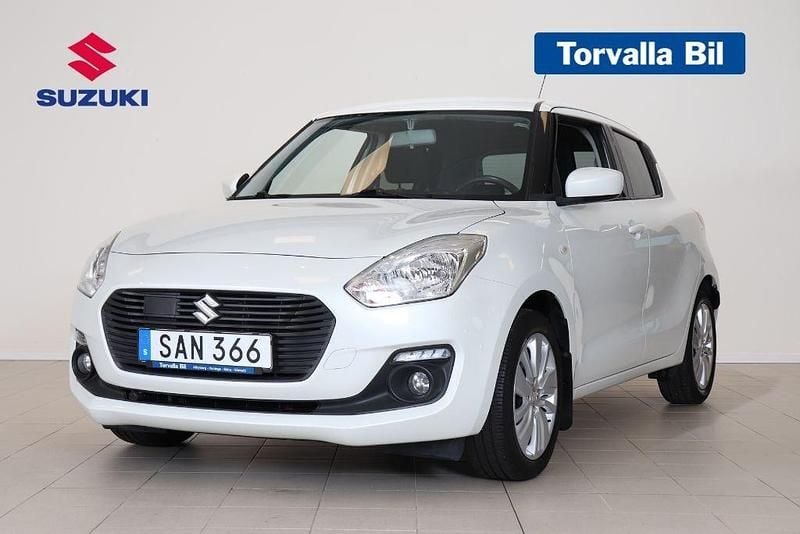 Vit Begagnad 2018 Suzuki Swift Halvkombi | 132 900 kr (Marknadspris) - Bild 1/4