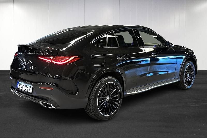 Begagnad Mercedes GLC300e Night 333 HK (244 kW) 2025 Svart Sportkupé