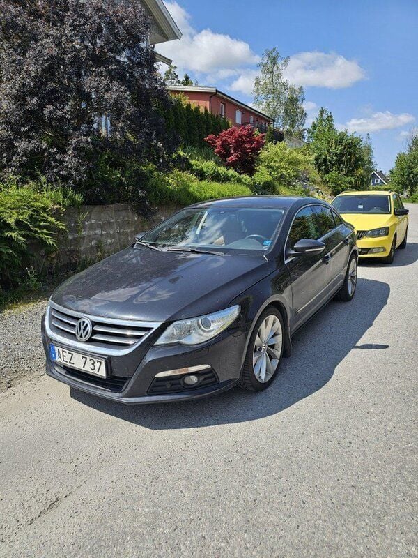Svart Begagnad 2010 VW CC Highline Sedan | 62 000 kr (Bra pris) - Bild 1/4