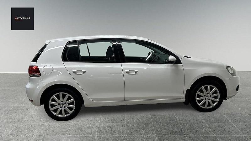 Begagnad VW Golf VI 102 HK (75 kW) 2010 Vit Halvkombi