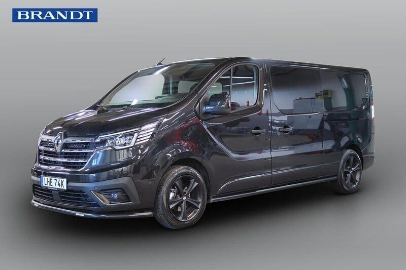Svart Begagnad 2024 Renault Trafic Van | 619 000 kr - Bild 1/4