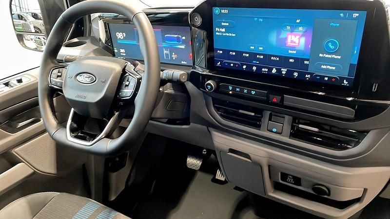 Ny Ford E-Transit 2026 Svart Van