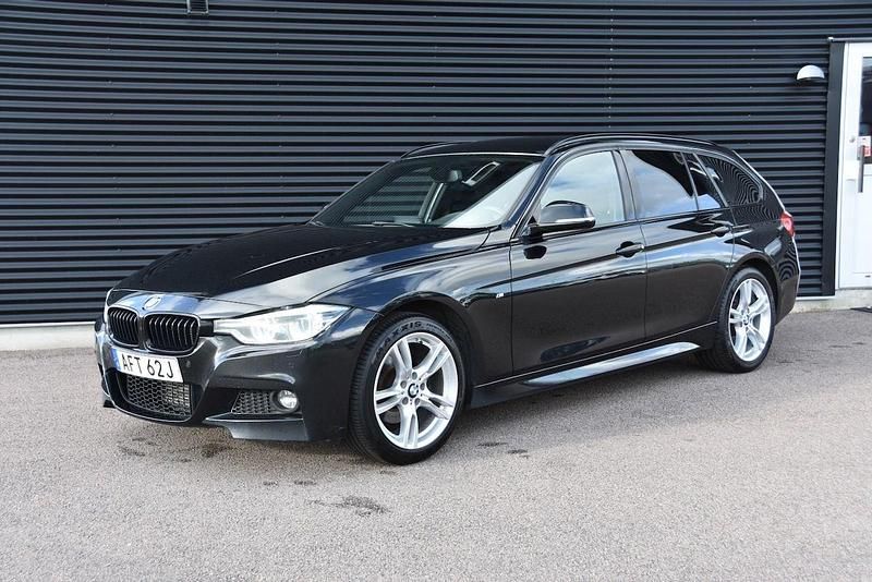 Svart Begagnad 2019 BMW 320 M Sport Kombi | 179 900 kr (Lite dyr) - Bild 1/4