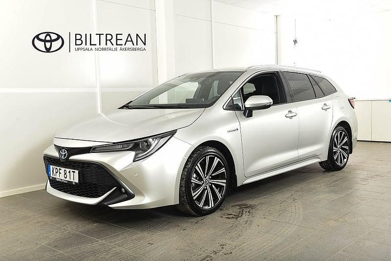 Silver Begagnad 2021 Toyota Corolla Kombi | 248 900 kr (Bra pris) - Bild 1/4