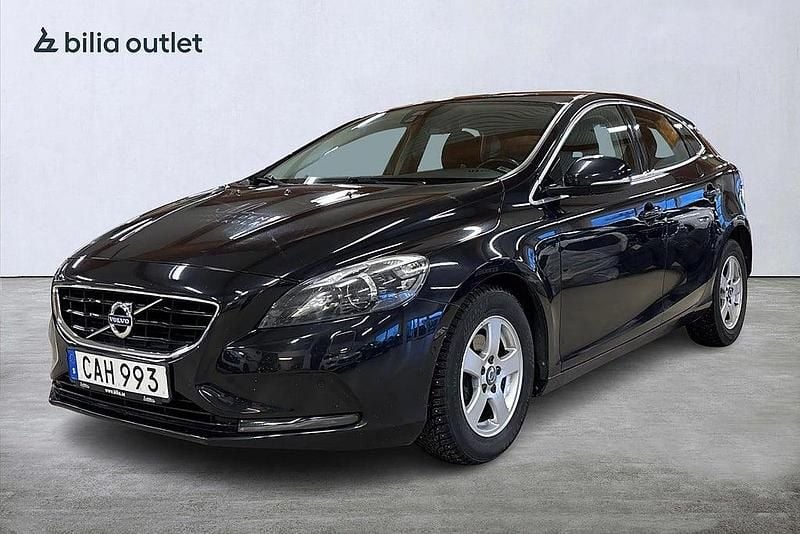 Svart Begagnad 2014 Volvo V40 Momentum Halvkombi | 69 900 kr (Superpris) - Bild 1/4