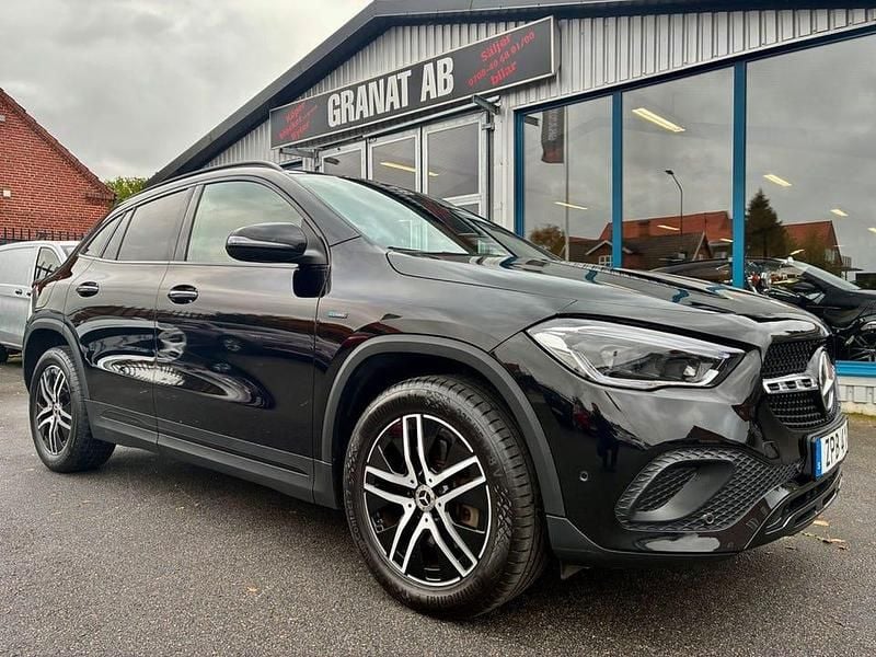 Svart Begagnad 2021 Mercedes GLA250 SUV | 289 000 kr - Bild 1/4