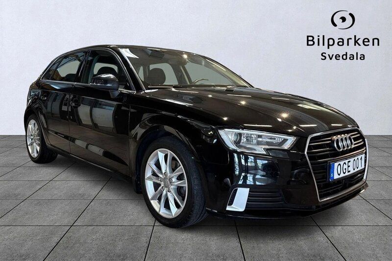 Svart Begagnad 2016 Audi A3 Sportback Halvkombi | 149 900 kr (Lite dyr) - Bild 1/4
