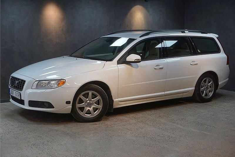 Begagnad Volvo V70 Momentum 200 HK (147 kW) 2009 Vit Kombi