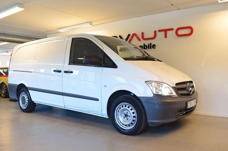 Vit Begagnad 2013 Mercedes Vito Minibuss | 109 000 kr (Marknadspris) - Bild 1/4