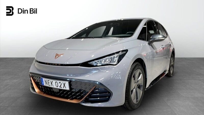 Ljusgrå Begagnad 2024 Cupra Born Halvkombi | 309 900 kr (Marknadspris) - Bild 1/4