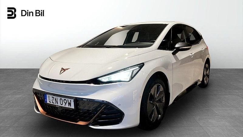 Vit (glacial white metallic) Begagnad 2022 Cupra Born Halvkombi | 249 900 kr (Marknadspris) - Bild 1/4