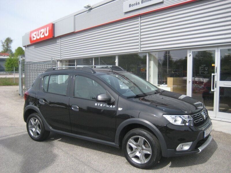 Svart Begagnad 2019 Dacia Sandero Stepway Halvkombi | 99 900 kr (Marknadspris) - Bild 1/4