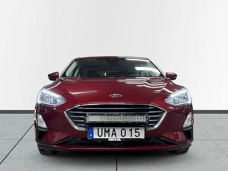 Begagnad Ford Focus Titanium 125 HK (91 kW) 2018 Röd