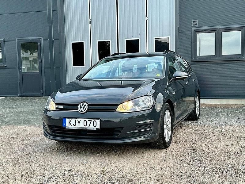 Mörkgrå Begagnad 2015 VW Golf VII Kombi | 72 000 kr (Bra pris) - Bild 1/4