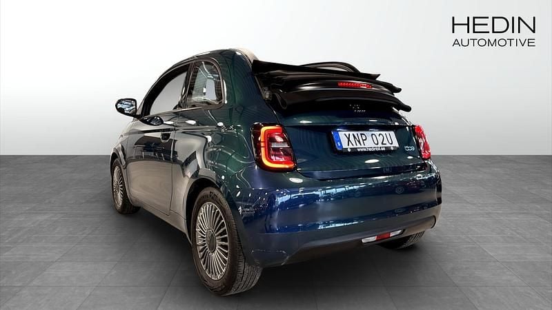 Begagnad Fiat 500e Icon 86 kW (118 HK) 2022 Svart Halvkombi