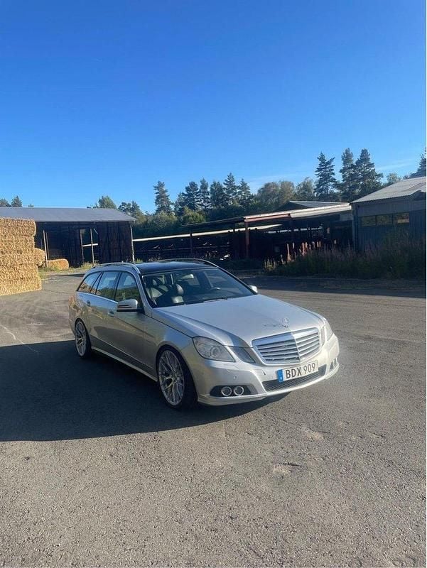 Silver Begagnad 2010 Mercedes E350 Kombi | 75 000 kr (Marknadspris) - Bild 1/4
