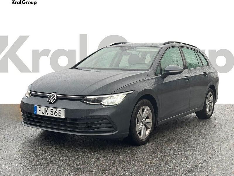 Grå Begagnad 2021 VW Golf VIII Kombi | 209 900 kr (Lite dyr) - Bild 1/4