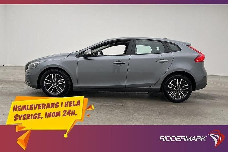 Grå Begagnad 2017 Volvo V40 Halvkombi | 168 800 kr (Marknadspris) - Bild 1/3