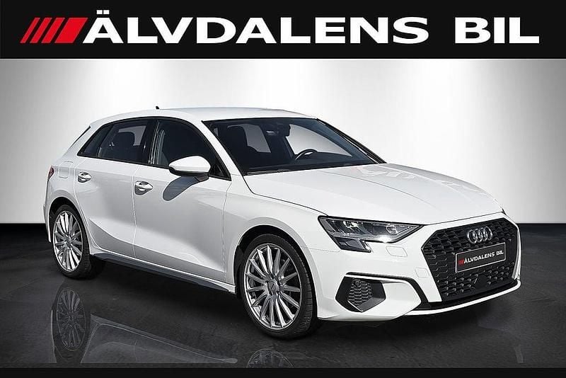 Vit Begagnad 2021 Audi A3 Sportback Proline Halvkombi | 228 000 kr (Marknadspris) - Bild 1/4