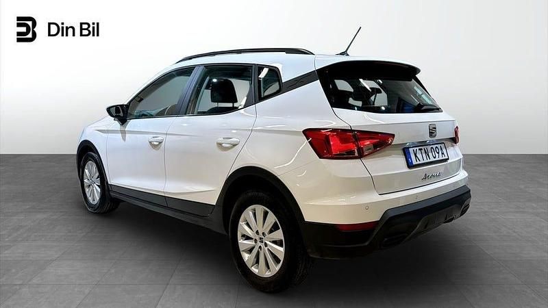 Begagnad Seat Arona Style 110 HK (80 kW) 2022 "candy" weiss SUV