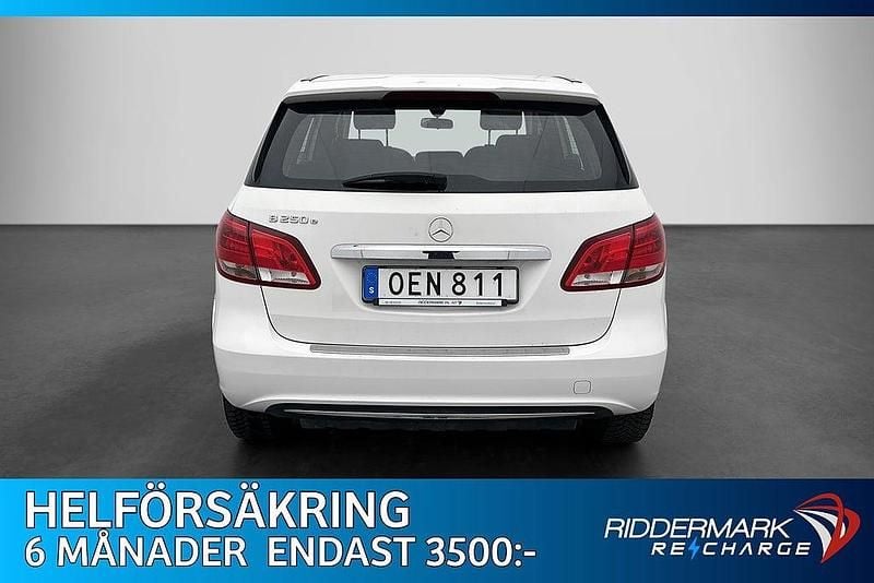 Begagnad Mercedes B250e 131 kW (179 HK) 2017 Vit Minibuss