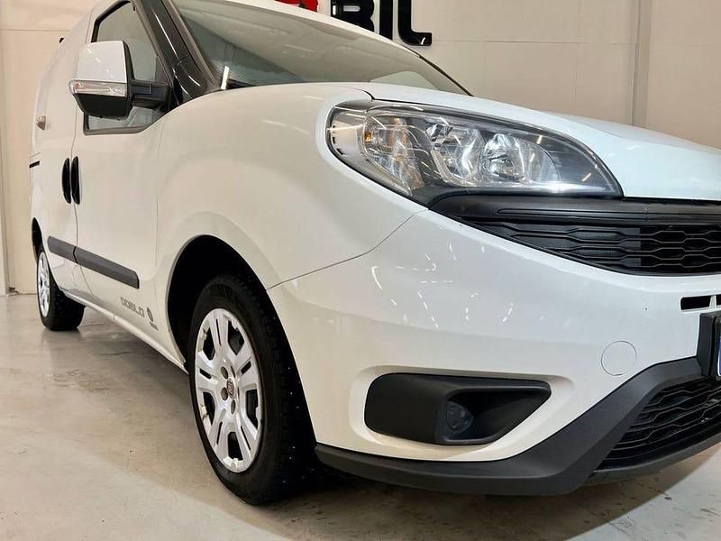Begagnad Fiat Doblò 96 HK (70 kW) 2016 Vit Minibuss