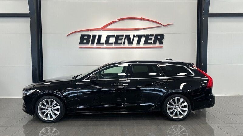 Svart Begagnad 2019 Volvo V90 Momentum Kombi | 224 900 kr (Marknadspris) - Bild 1/4