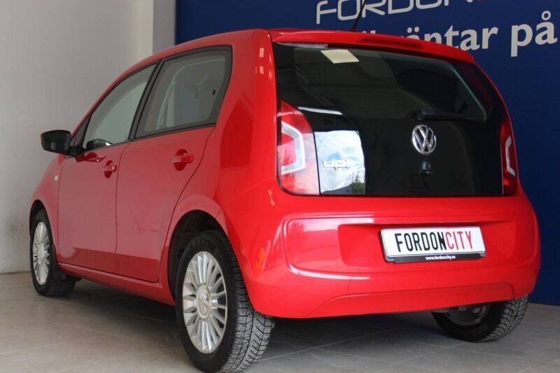 Begagnad VW up! high up! 75 HK (55 kW) 2013 Röd Halvkombi