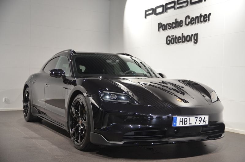 Begagnad Porsche Taycan Cross Turismo 350 kW (476 HK) 2024 Svart Sedan