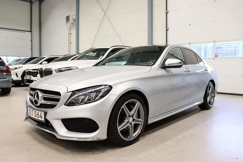 Silver Begagnad 2018 Mercedes C220 AMG line Sedan | 234 600 kr (Marknadspris) - Bild 1/4