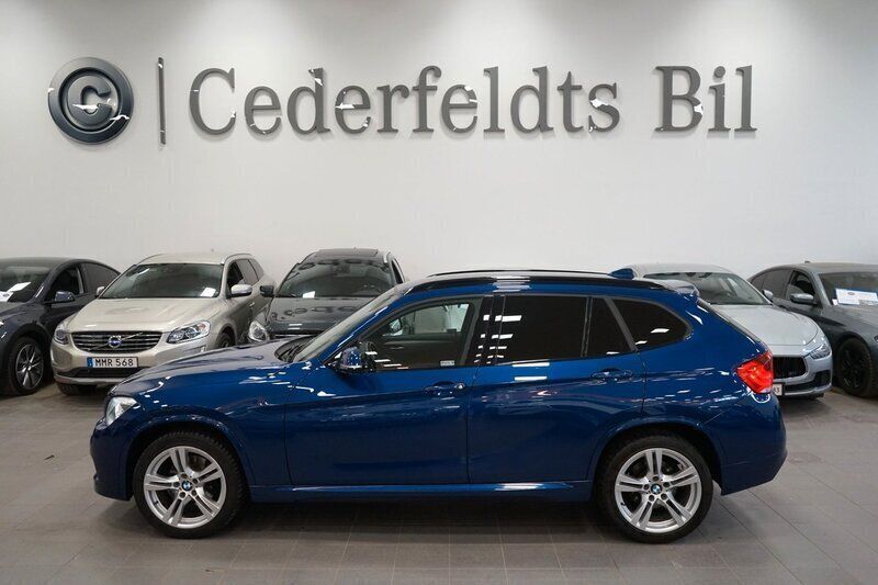 Blå Begagnad 2012 BMW X1 M Sport SUV | 149 900 kr (Dyr) - Bild 1/3