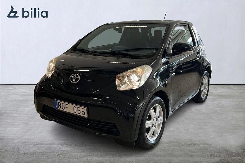 Svart Begagnad 2009 Toyota iQ Halvkombi | 59 900 kr (Dyr) - Bild 1/4