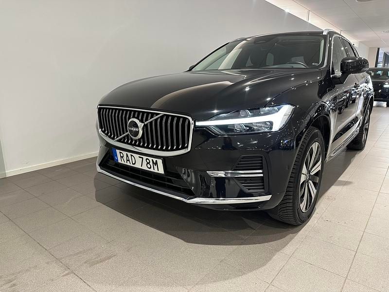 Svart Begagnad 2022 Volvo XC60 Plus SUV | 459 500 kr (Lite dyr) - Bild 1/4