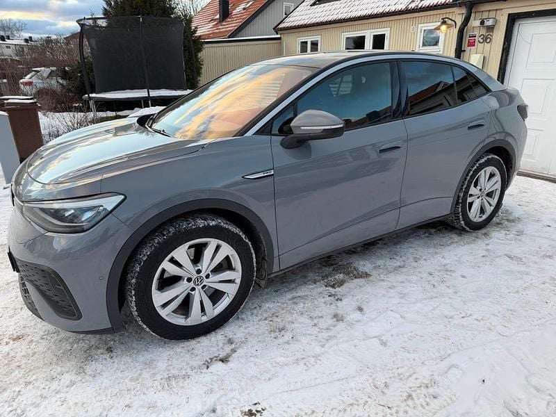 Moonstone grey black Begagnad 2023 VW ID.5 Pro Performance SUV | 239 900 kr (Bra pris) - Bild 1/4