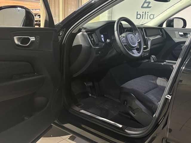 Begagnad Volvo XC60 Core 253 HK (186 kW) 2023 Svart SUV