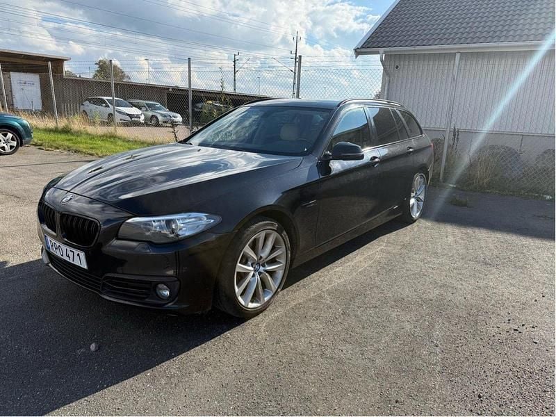Svart Begagnad 2014 BMW 530 Luxury Line Kombi | 137 000 kr (Bra pris) - Bild 1/4