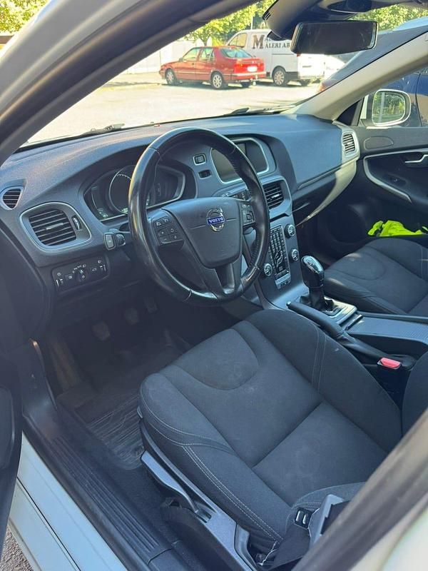 Begagnad Volvo V40 115 HK (84 kW) 2014 Halvkombi