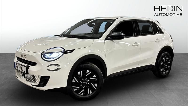 Begagnad Fiat 600 Pop 101 HK (74 kW) 2024 Vit SUV